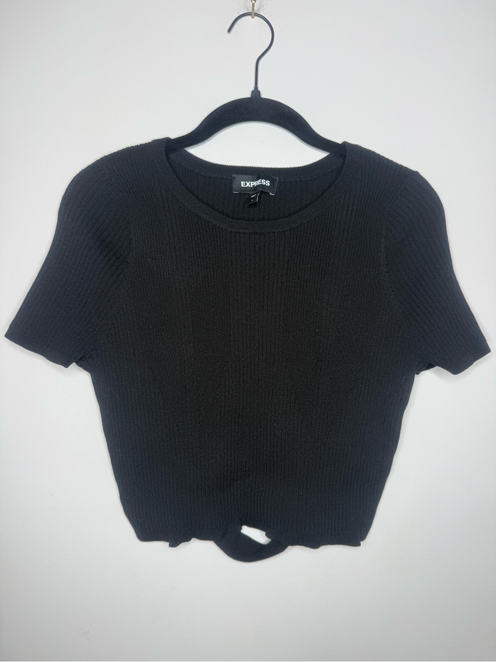Express Black Ribbed Short-Sleeve Crop Top with keyhole in back